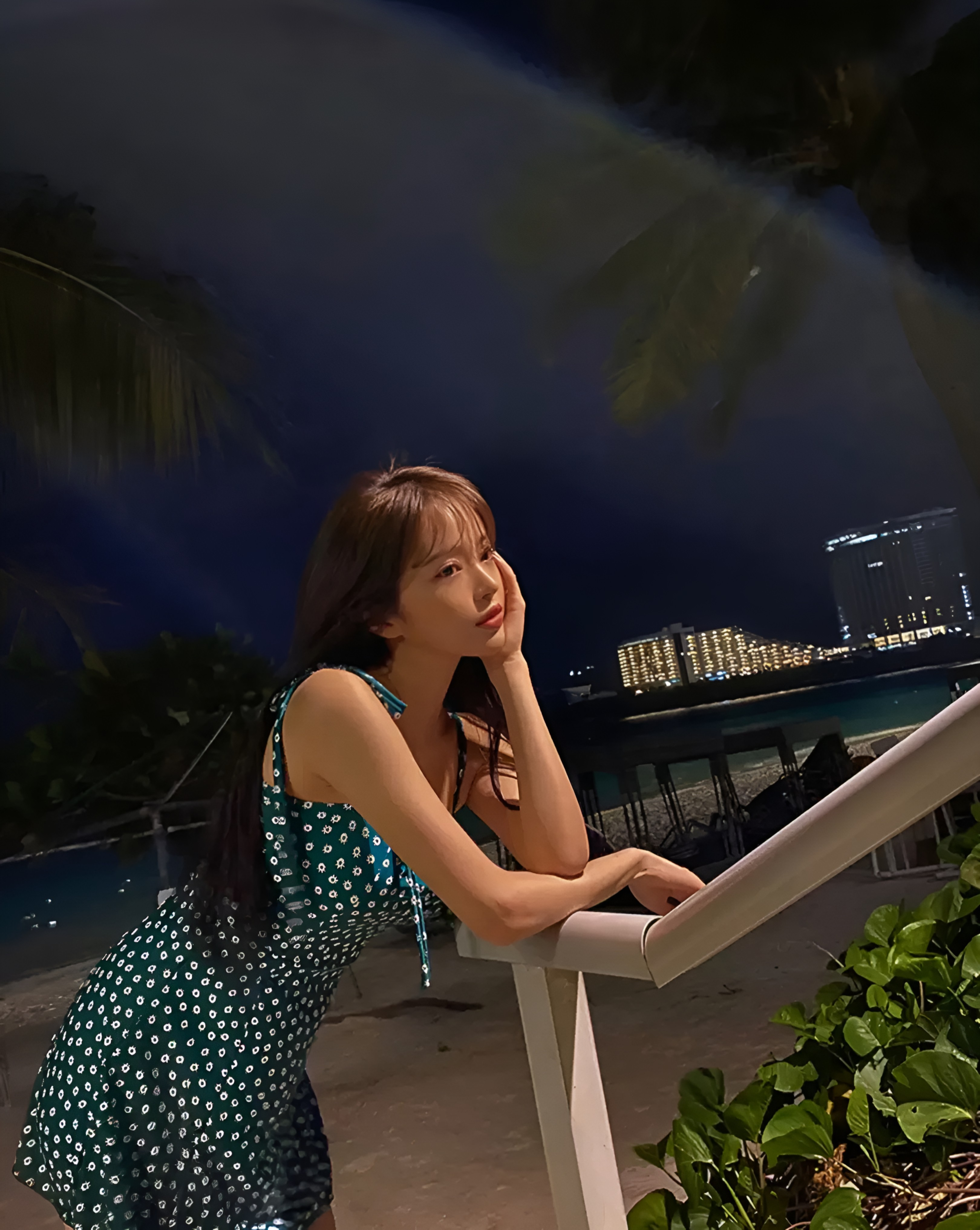 Kiss(水着・全3色)